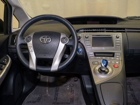 Used 2013 Toyota Prius Four image 2