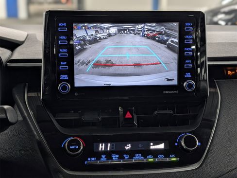 Used 2021 Toyota Corolla LE image 26