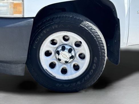 Used 2011 Chevrolet Silverado 1500 W/T RWD image 41
