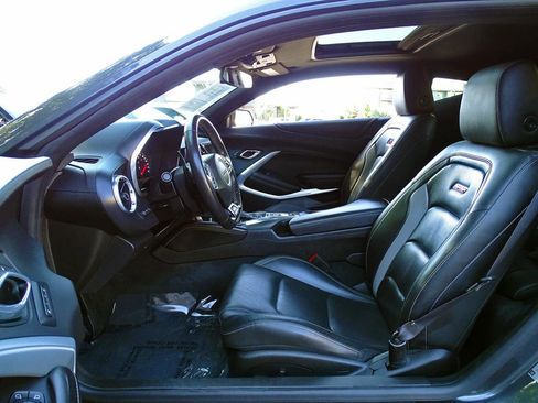 Used 2016 Chevrolet Camaro SS RWD image 17