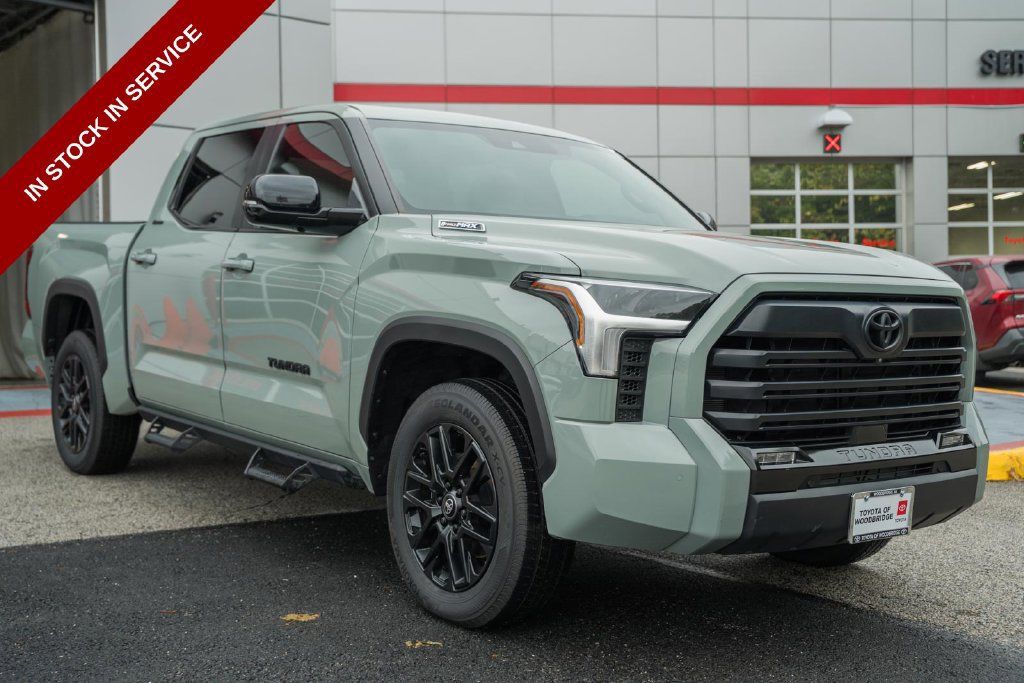 Used 2025 Toyota Tundra Limited AWD/4WD image 1