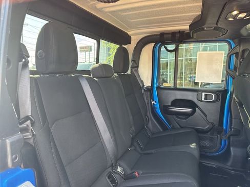 Used 2020 Jeep Gladiator Sport w/ Quick Order Package 24S AWD/4WD image 15