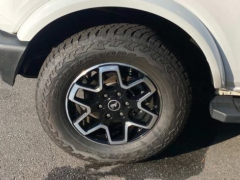 Used 2022 Ford Bronco Outer Banks AWD/4WD image 6