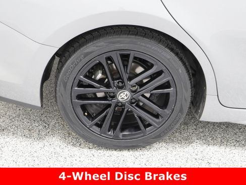 Used 2025 Toyota Camry SE image 6