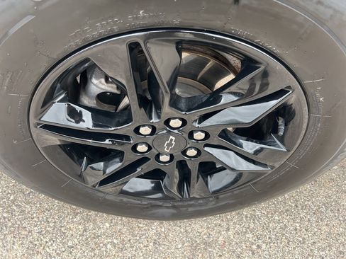 Used 2023 Chevrolet Traverse LT w/ Midnight/Sport Edition image 47