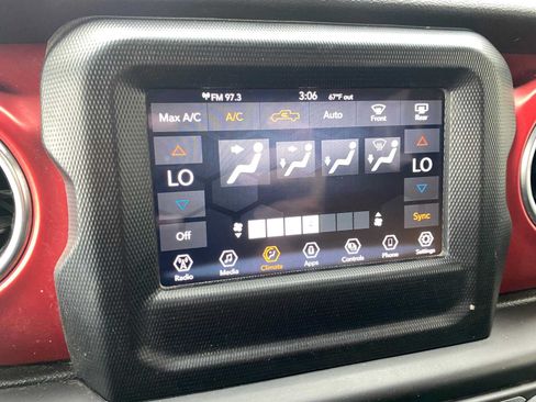 Used 2021 Jeep Gladiator Rubicon w/ Trailer Tow Package AWD/4WD image 21