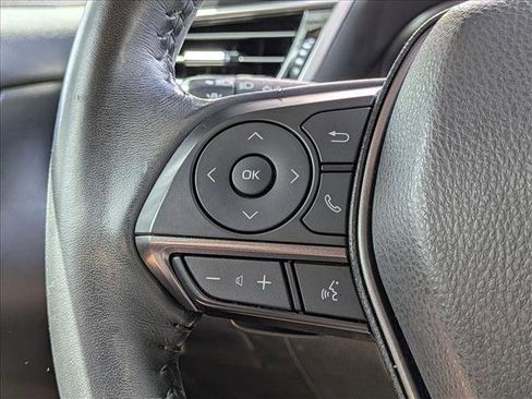 Used 2022 Toyota Camry SE w/ Convenience Package image 11