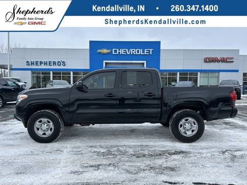 Used 2022 Toyota Tacoma SR image 1