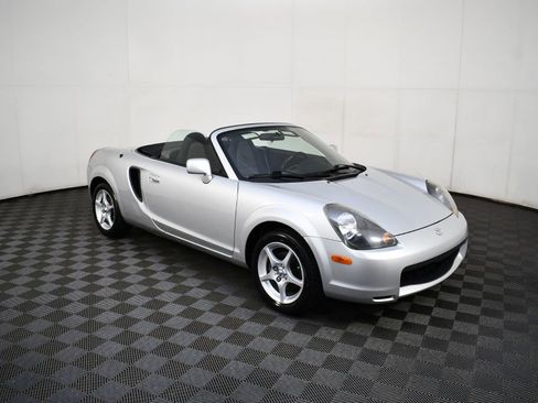 Used 2000 Toyota MR2 image 16