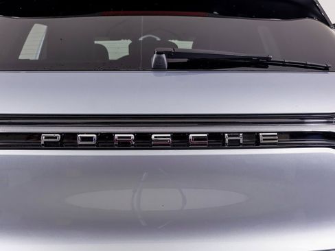 New 2026 Porsche Macan image 14