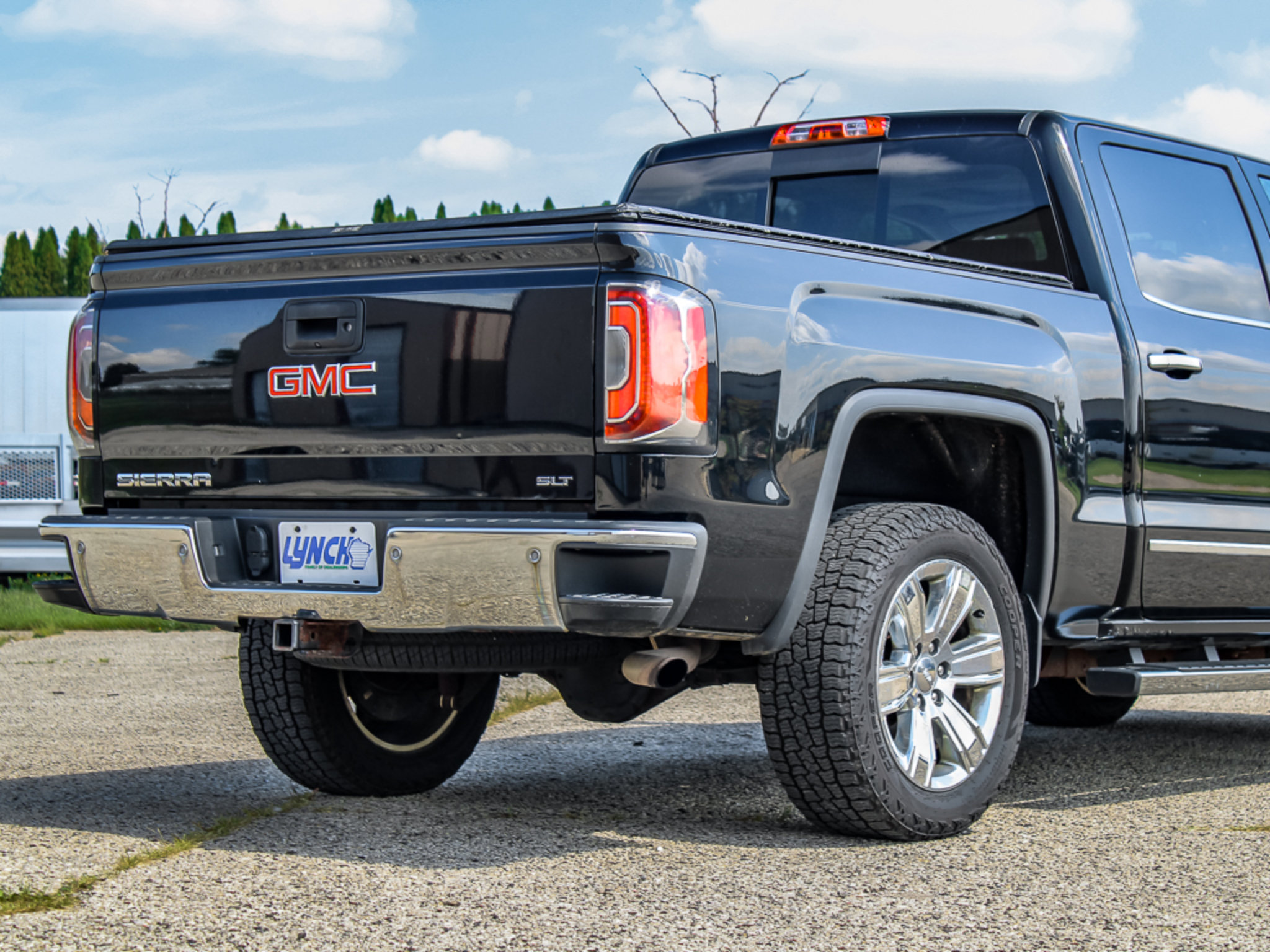 Used 2016 GMC Sierra 1500 SLT w/ SLT Premium Package AWD/4WD image 9