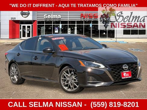 Used 2023 Nissan Altima 2.0 SR FWD image 1