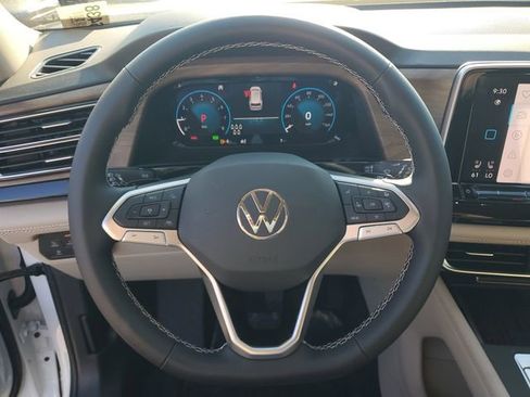 New 2026 Volkswagen Atlas SE FWD image 18