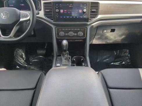 Certified 2023 Volkswagen Atlas SE w/ Panoramic Sunroof Package FWD image 16