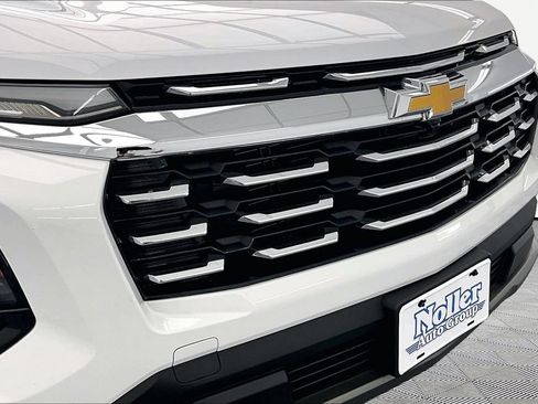 Used 2025 Chevrolet Equinox LT AWD/4WD image 28