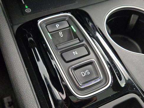 Used 2025 Honda Pilot Touring image 36
