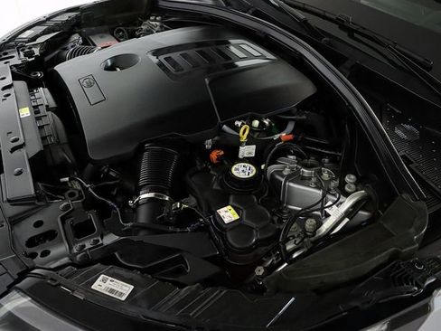 Used 2023 Land Rover Range Rover Velar R-Dynamic S image 39