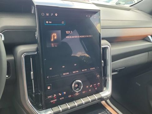 Certified 2025 GMC Yukon XL Denali AWD/4WD image 32