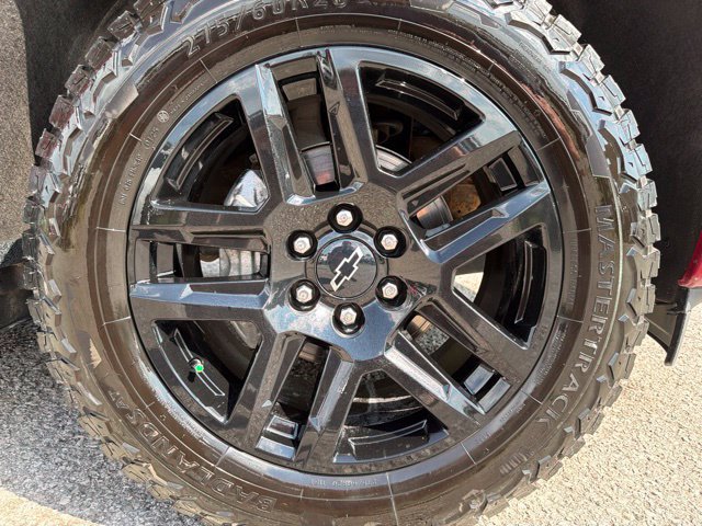 Used 2023 Chevrolet Silverado 1500 RST w/ Convenience Package II AWD/4WD image 12
