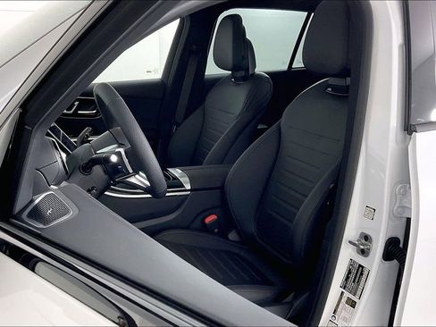 Used 2026 Mercedes-Benz GLC 300 4MATIC image 9