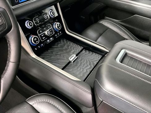 Certified 2023 GMC Yukon XL Denali AWD/4WD image 18