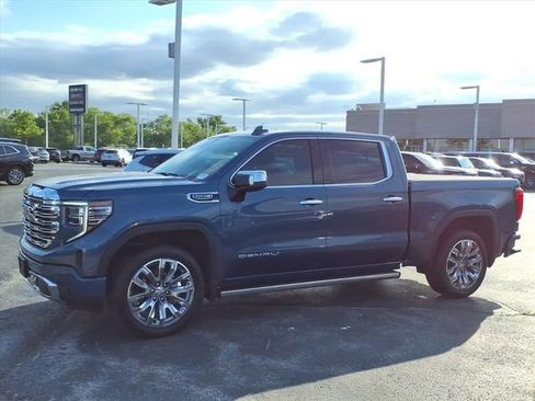Used 2025 GMC Sierra 1500 Denali w/ Denali Reserve Package AWD/4WD image 11