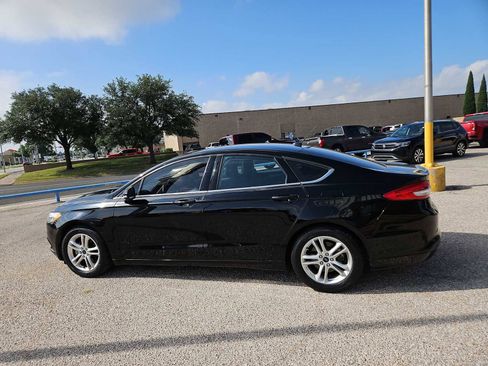 Used 2018 Ford Fusion SE FWD image 5