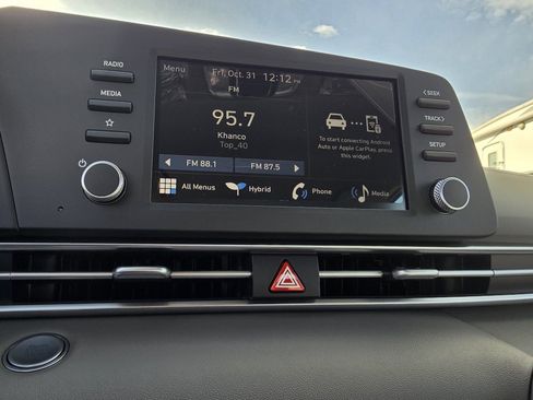 New 2025 Hyundai Elantra Blue image 22