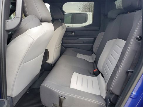 Used 2024 Toyota Tacoma TRD Off-Road image 9