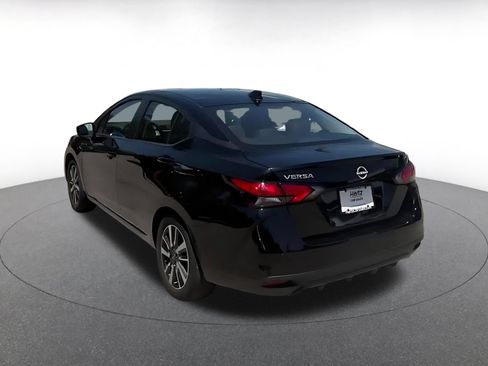 Used 2025 Nissan Versa SV FWD image 11