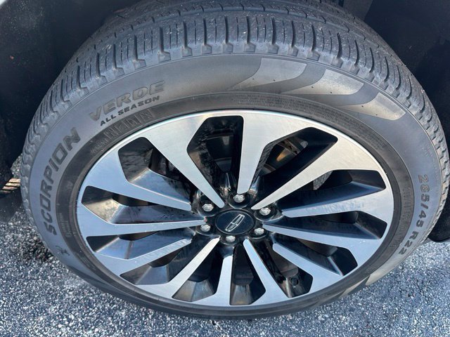 Used 2023 Lincoln Navigator L Reserve AWD/4WD image 7