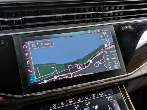 Used 2019 Audi Q8 Prestige w/ Luxury Package image 40