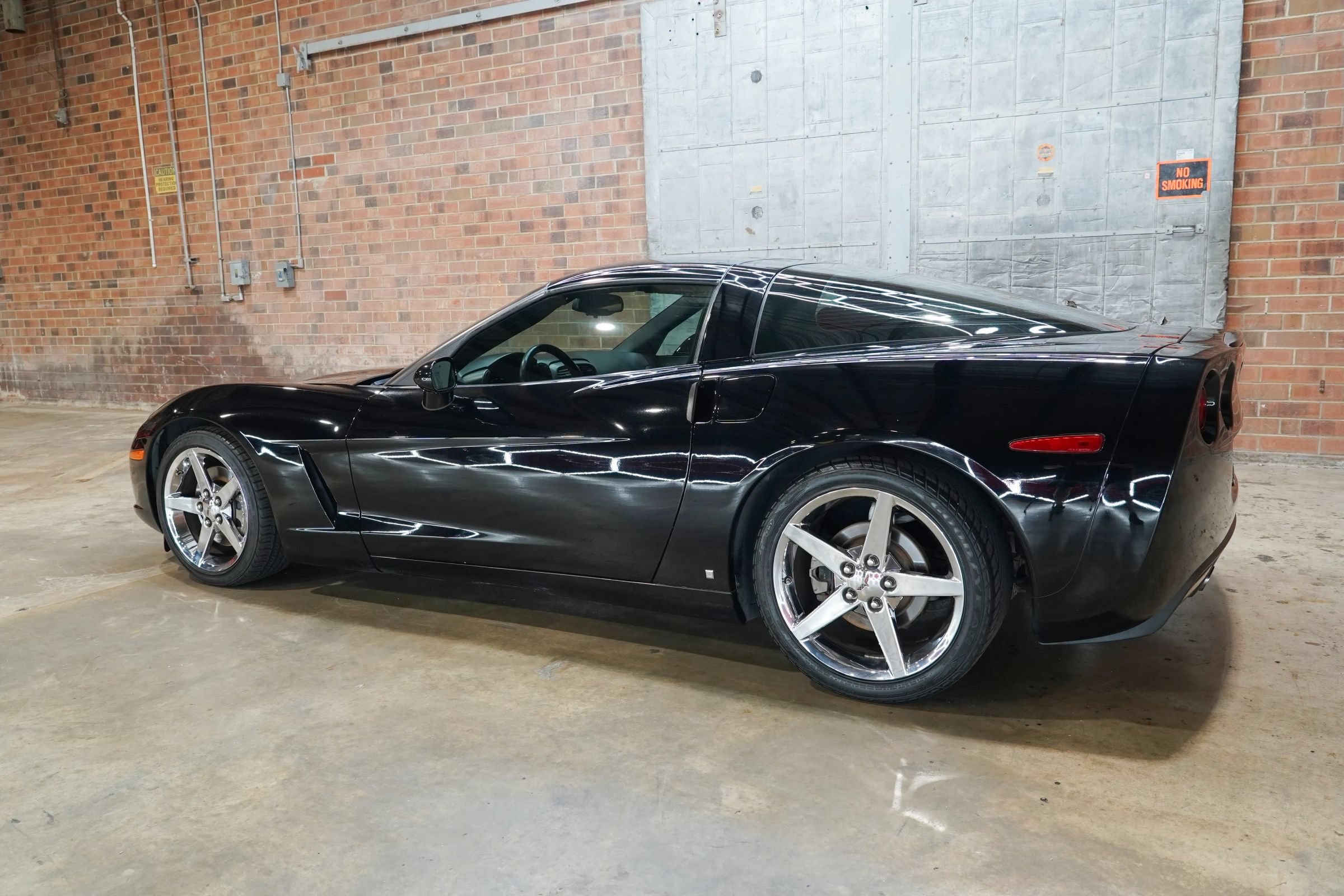 Used 2007 Chevrolet Corvette Coupe w/ Preferred Equipment Group RWD image 8