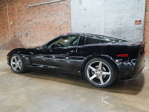 Used 2007 Chevrolet Corvette Coupe w/ Preferred Equipment Group RWD image 8