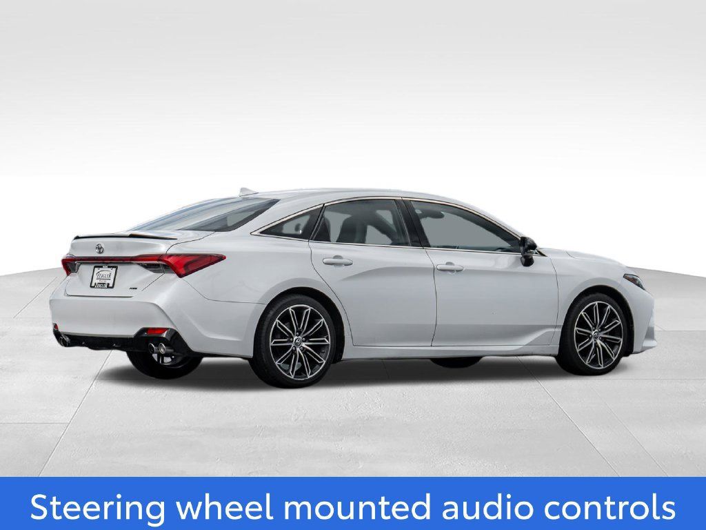 Used 2019 Toyota Avalon XSE w/ All Weather Liner Package FWD image 7