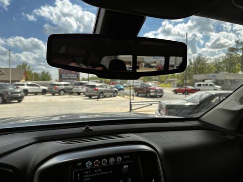 Used 2018 Chevrolet Colorado LT w/ LT Convenience Package image 13