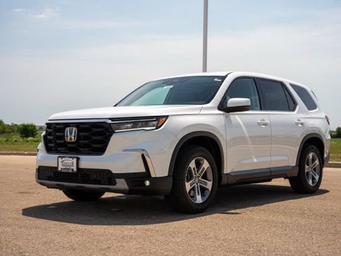 Used 2025 Honda Pilot EX-L image 3