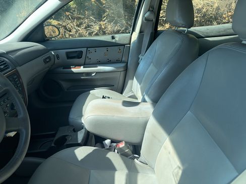 Used 2006 Ford Taurus SEL FWD image 2