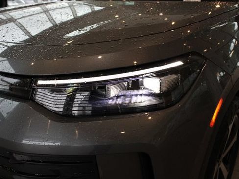 New 2026 Volkswagen Tiguan SE AWD/4WD image 33