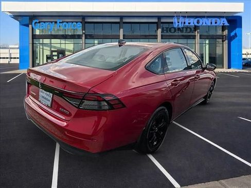Used 2025 Honda Accord SE image 2