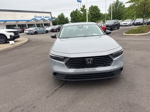 Certified 2025 Honda Accord SE image 3