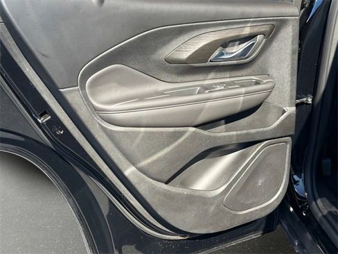 Used 2023 GMC Terrain SLE w/ Driver Convenience Package image 11