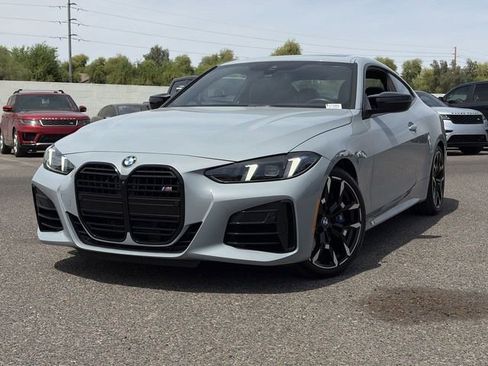 Used 2025 BMW M440i Coupe RWD image 3