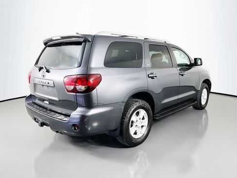 Used 2019 Toyota Sequoia SR5 AWD/4WD image 7