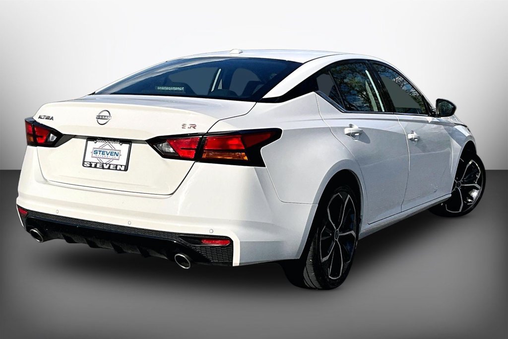 Used 2024 Nissan Altima 2.5 SR FWD image 6
