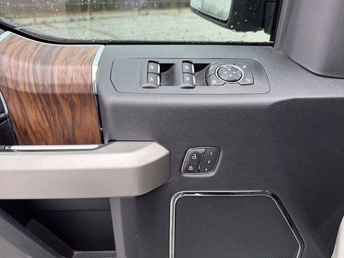 Used 2020 Ford F150 Lariat w/ Equipment Group 502A Luxury image 17