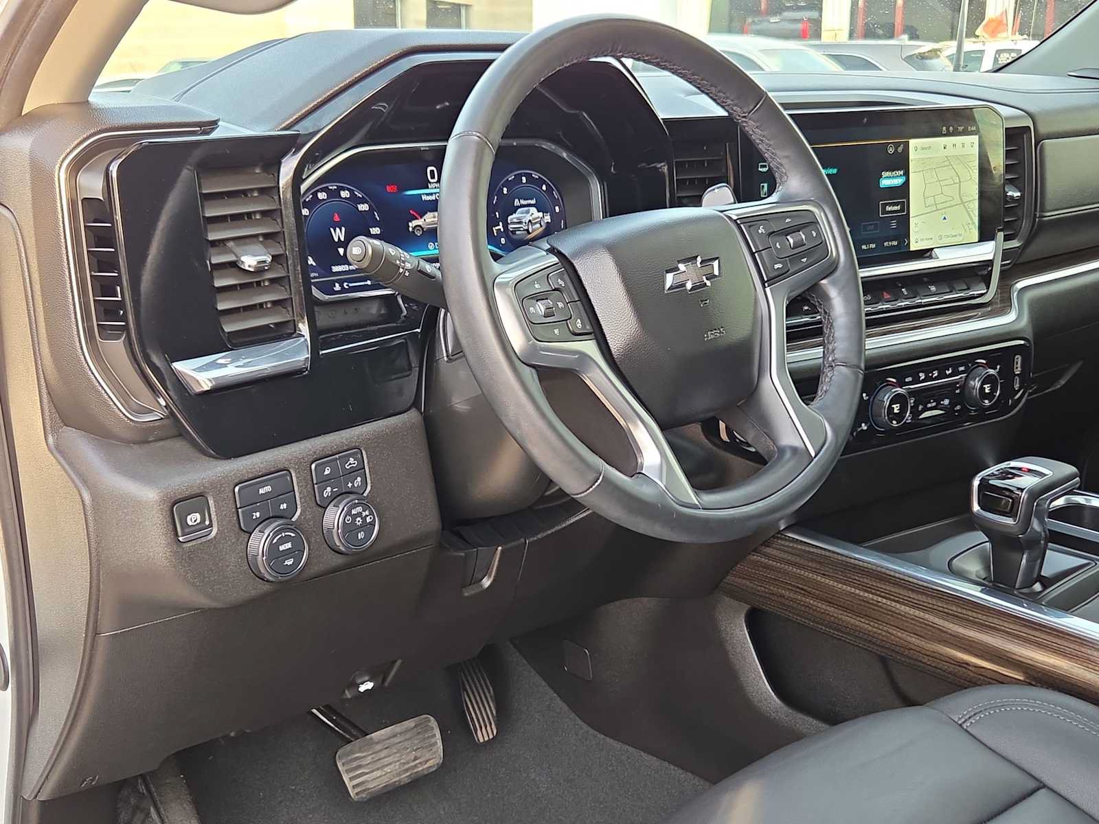 Used 2024 Chevrolet Silverado 1500 RST w/ Rally Edition AWD/4WD image 10