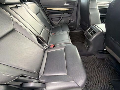 Used 2020 Volkswagen Atlas Cross Sport SE FWD image 31