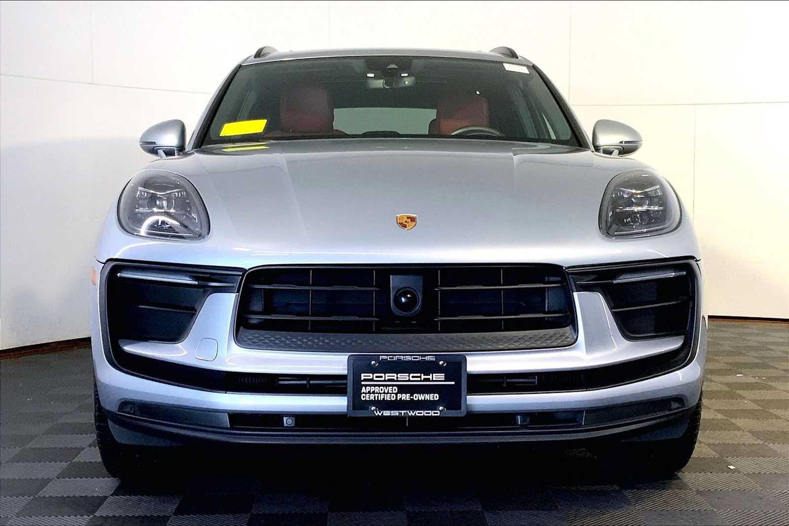 Certified 2023 Porsche Macan AWD/4WD image 10