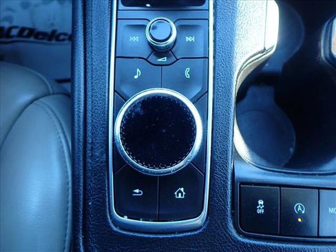 Used 2019 Cadillac XT4 Premium Luxury image 22